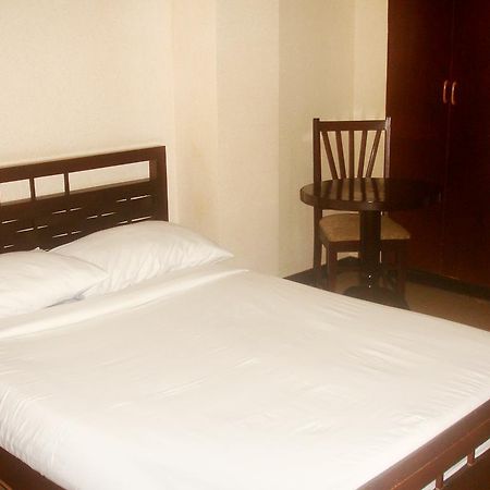 Roxas Midtown Hotel Bagian luar foto