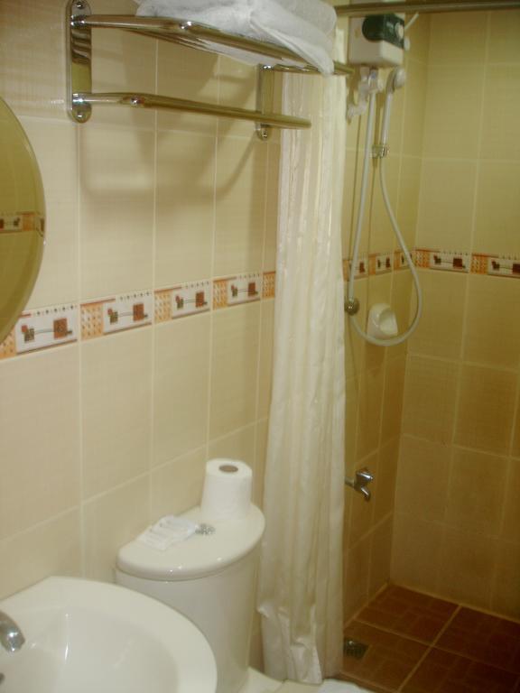 Roxas Midtown Hotel Ruang foto