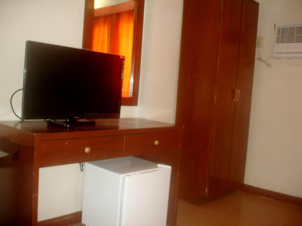 Roxas Midtown Hotel Ruang foto