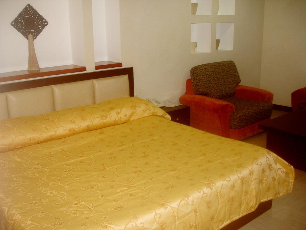 Roxas Midtown Hotel Ruang foto