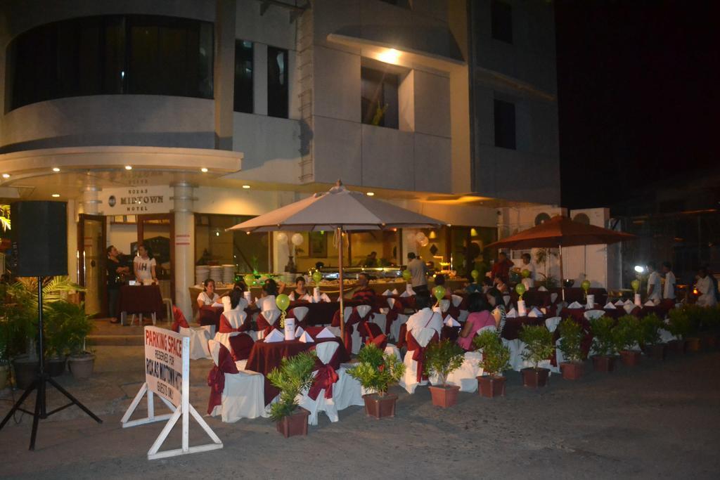 Roxas Midtown Hotel Bagian luar foto