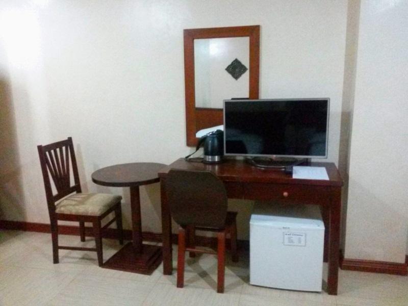 Roxas Midtown Hotel Bagian luar foto